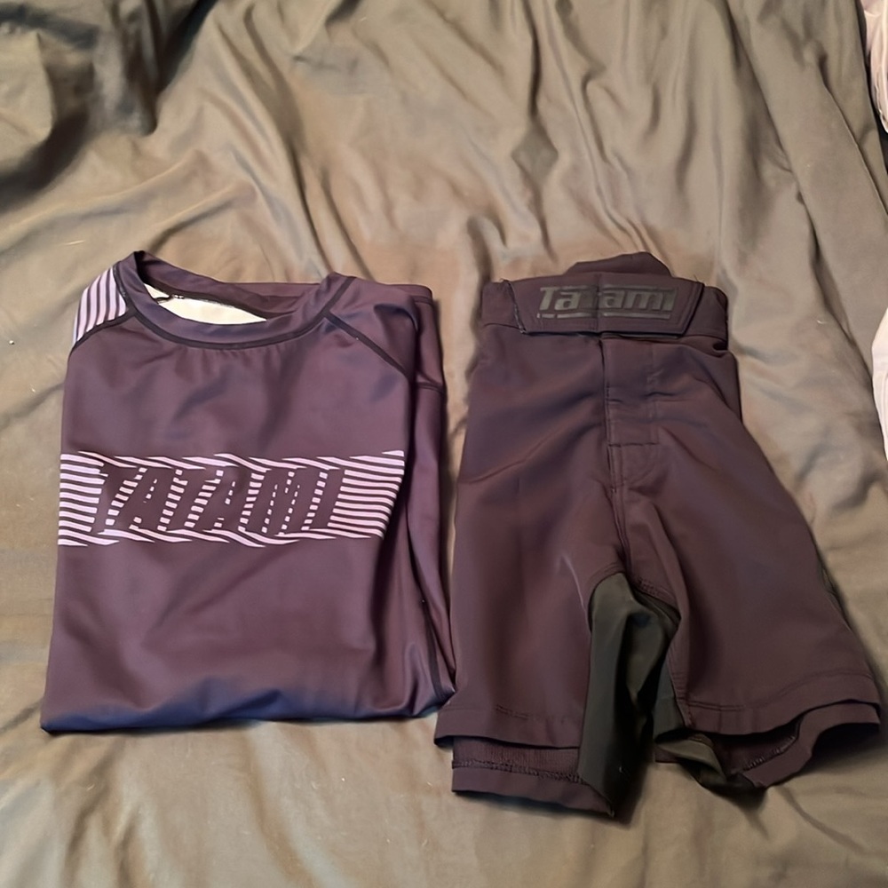 Tatami fight wear..jiu jitsu no gi set. All black. Size large on both.